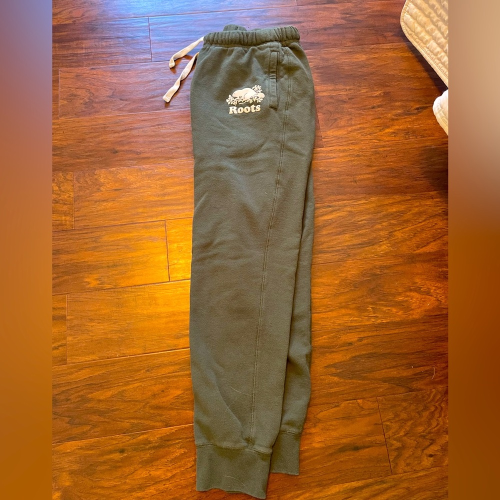 Roots jogger sweats